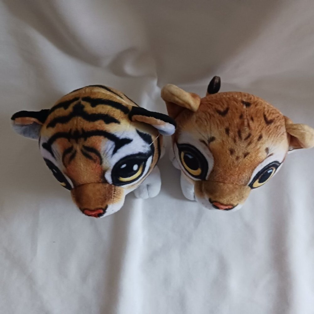 2 Goffa International Plush Tiger Boy & Girl Cubs - Picture 2 of 3